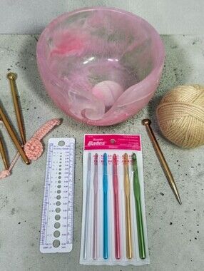 Yarn Knitting 3pc Bundle Susan Bates Needle set Yarn Gauge Resin Yarn Bowl